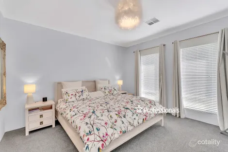 Property photo of 16 Wildflower View Piara Waters WA 6112