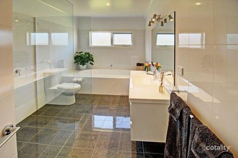 Property photo of 23 Melaleuca Way Orange NSW 2800