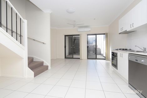 Property photo of 34 Blue Mountains Crescent Fitzgibbon QLD 4018