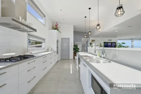 Property photo of 16 Anchorage Court Tranmere TAS 7018