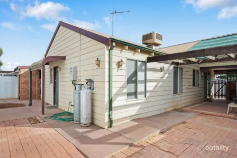 Property photo of 2/11 Johnston Street Boulder WA 6432