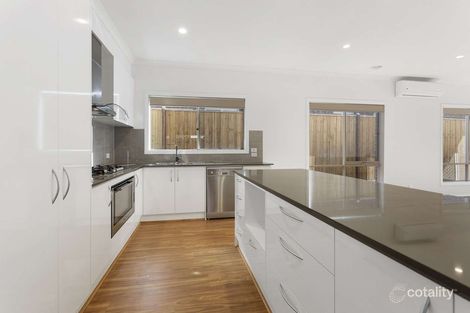 Property photo of 8 Gemma Street Cranbourne East VIC 3977