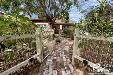 4 Third Ave, Woodbridge, WA 6056