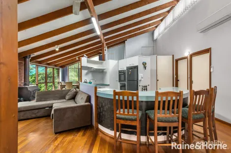 Property photo of 10 Morrow Road Gisborne VIC 3437