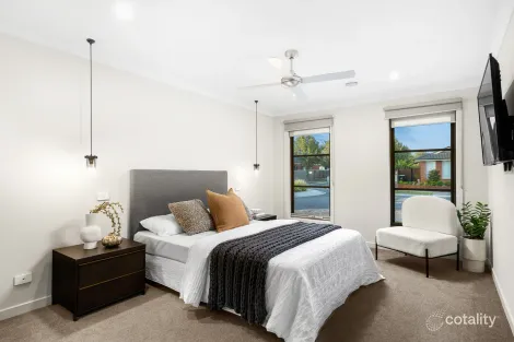 Property photo of 5 Concorde Avenue Fraser Rise VIC 3336