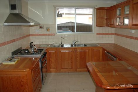 5 Farmer Pl, St Clair, NSW 2759