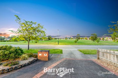 Property photo of 21 Thornbill Circuit Pakenham VIC 3810