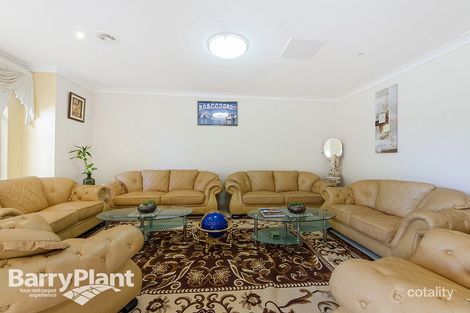 Property photo of 14 Newhaven Way Cairnlea VIC 3023