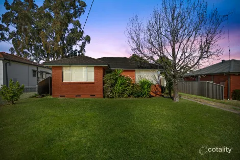 Property photo of 31 Macleay Crescent St Marys NSW 2760
