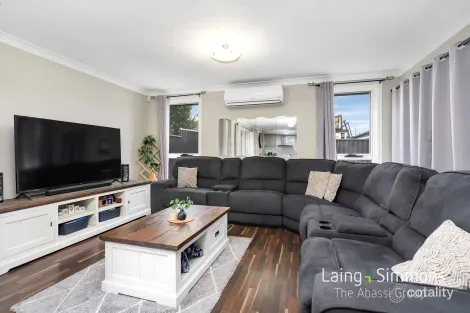 Property photo of 9 Finsbury Circuit Ropes Crossing NSW 2760