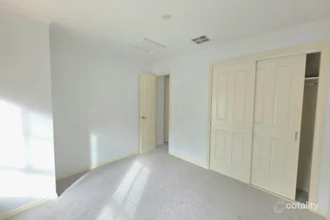 Property photo of 3 Denison Place Roxburgh Park VIC 3064