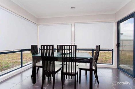 Property photo of 3 Evatt Terrace Burnside Heights VIC 3023