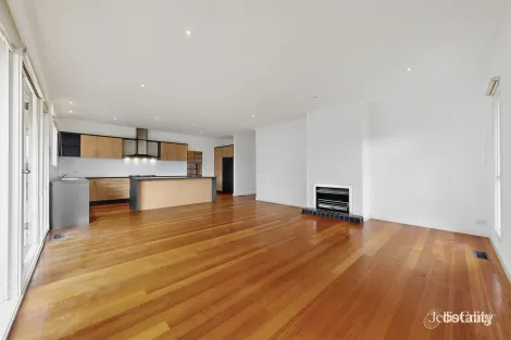 Property photo of 5 Seaview Avenue Bentleigh VIC 3204