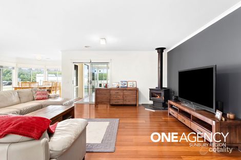 Property photo of 35 The Old Stock Run Sunbury VIC 3429