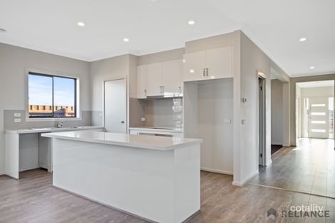 Property photo of 6 Linacre Crescent Melton South VIC 3338