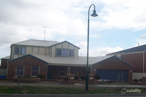 Property photo of 60 Montbrae Circuit Narre Warren North VIC 3804