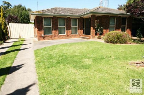 8 Lesdon Ave, Cranbourne, VIC 3977