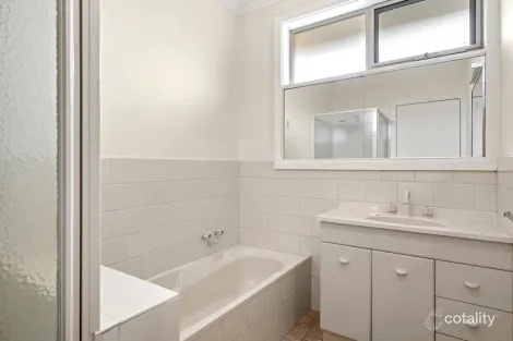 Property photo of 13 Toorak Crescent Colac VIC 3250
