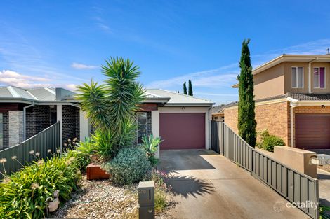 2/10 Yale Ct, Truganina, VIC 3029