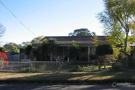 10 Waverley Rd, Mannering Park, NSW 2259