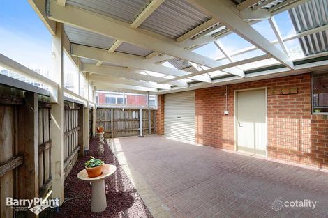 Property photo of 6 Joseph Court Pakenham VIC 3810