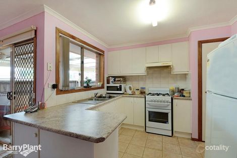 Property photo of 6 Joseph Court Pakenham VIC 3810