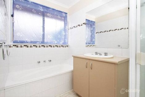 Property photo of 20 Pinnock Avenue Roxburgh Park VIC 3064