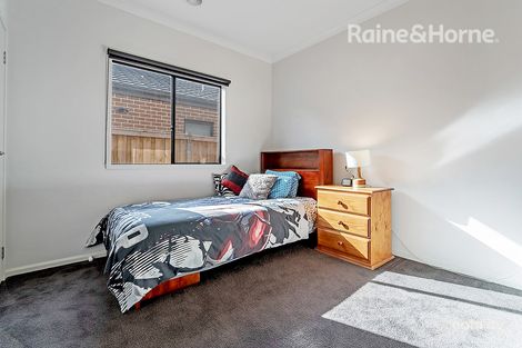 Property photo of 19 Dahlia Crescent Mickleham VIC 3064