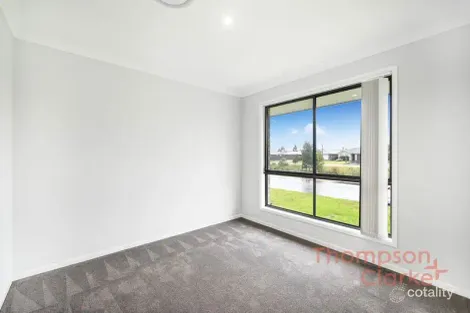 Property photo of 72 Hadfield Circuit Cliftleigh NSW 2321
