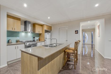 Property photo of 20 Sunbird Avenue Cranbourne VIC 3977
