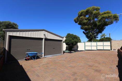Property photo of 14 Tanby Place Cooloongup WA 6168