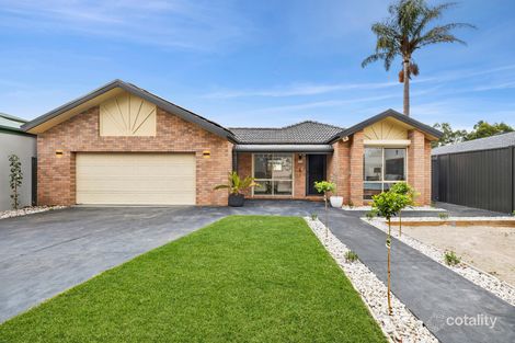 Property photo of 2 Moama Place Rowville VIC 3178