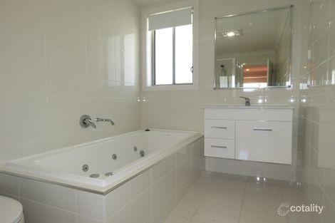 Property photo of 1/28 Carinya Road Girraween NSW 2145