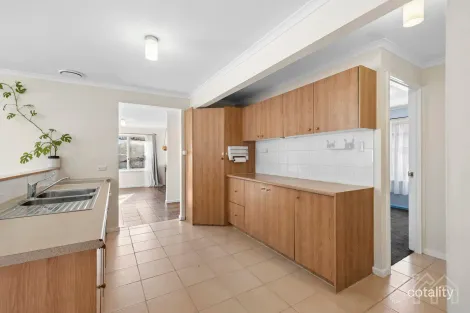 Property photo of 24 Forest Street Woodend VIC 3442