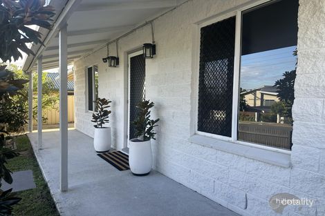 Property photo of 2/11 Beitz Avenue Labrador QLD 4215