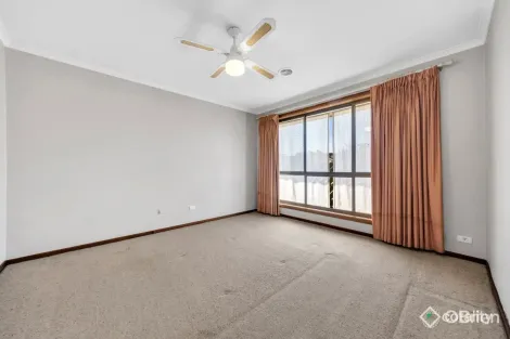 Property photo of 2 Kardinia Drive Albanvale VIC 3021