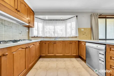 Property photo of 2 Kardinia Drive Albanvale VIC 3021