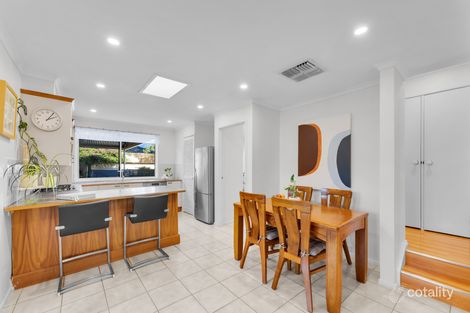 Property photo of 32 Savanna Drive Mooroolbark VIC 3138