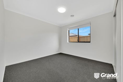 Property photo of 5 Cropping Street Clyde North VIC 3978