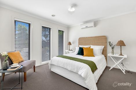 Property photo of 6 Woburn Crescent Manor Lakes VIC 3024