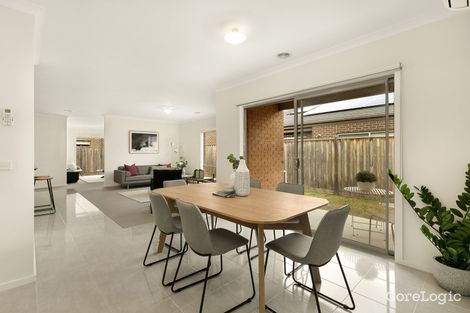 Property photo of 18 Newbury Street Keysborough VIC 3173