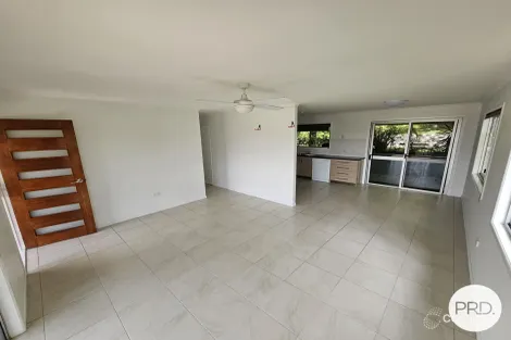 Property photo of 27 Crest Avenue Boyne Island QLD 4680