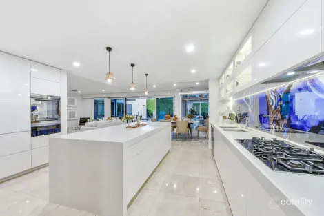 Property photo of 6 Lake King Circle Waterways VIC 3195