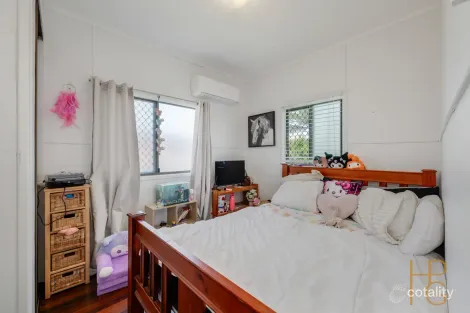 Property photo of 40 Dunn Road Avenell Heights QLD 4670