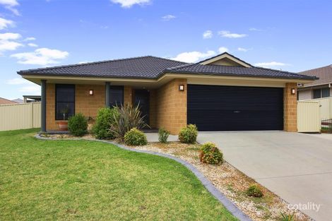14 Falcon Dr, Calala, NSW 2340