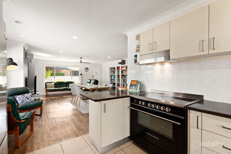 Property photo of 1/8 Seaspray Close Caves Beach NSW 2281