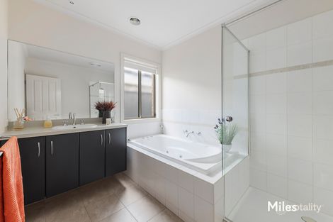 Property photo of 44 David Hockney Drive Diamond Creek VIC 3089