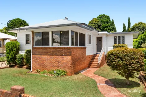 25 Lloyd St, Harristown, QLD 4350