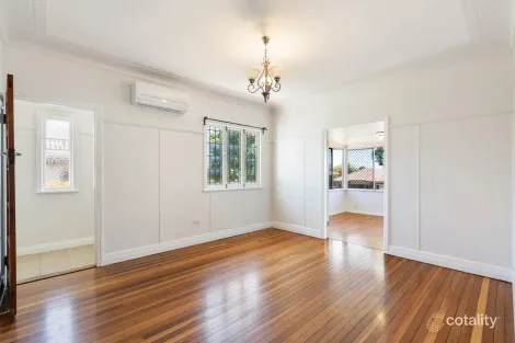 Property photo of 25 Lloyd Street Harristown QLD 4350