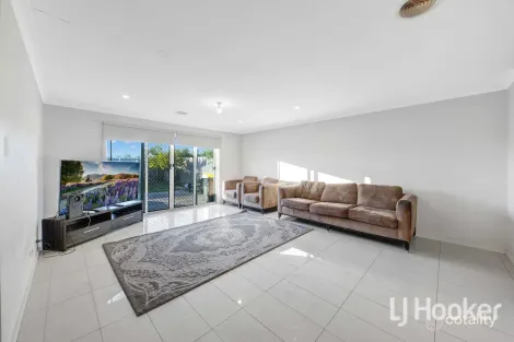 Property photo of 66 Cotton Field Way Brookfield VIC 3338